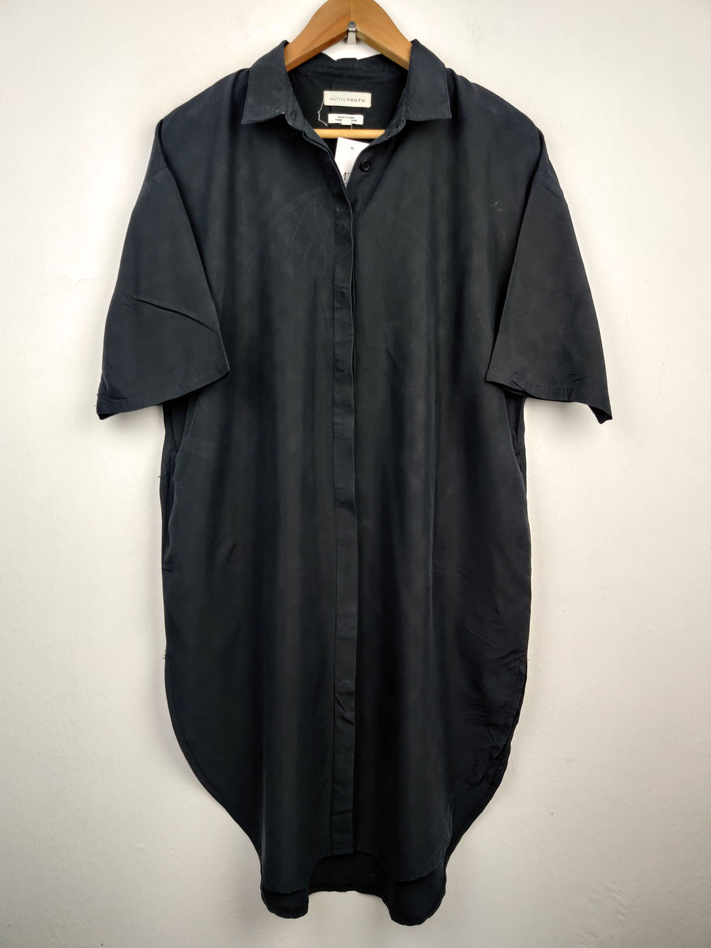 Buy online pre-used pre-loved 100% authentic & Original branded Native Youth (SWT-2701) available in Pakistan. Top international brands avilable.