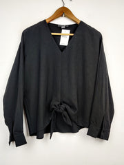 Buy online pre-used pre-loved 100% authentic & Original branded Primark (SWT-2735) available in Pakistan. Top international brands avilable.