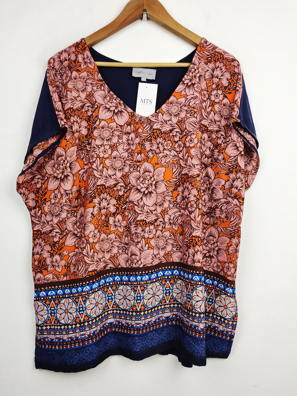 Buy online pre-used pre-loved 100% authentic & Original branded Rogers (SWT-2752) available in Pakistan. Top international brands avilable.