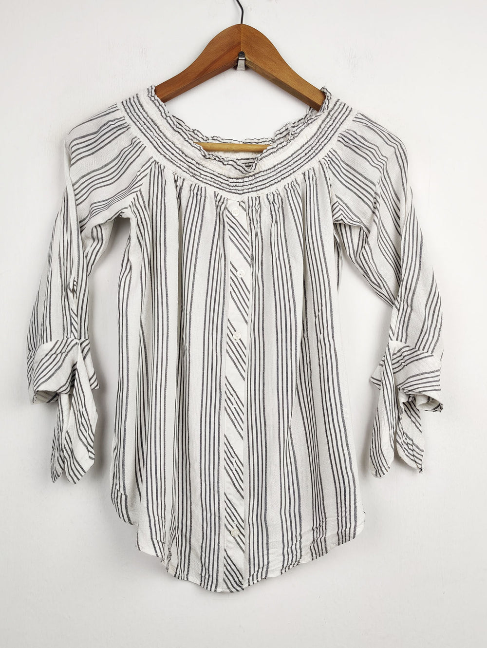 Buy online pre-used pre-loved 100% authentic & Original branded Miss Selfridge (SWT-2753) available in Pakistan. Top international brands avilable.