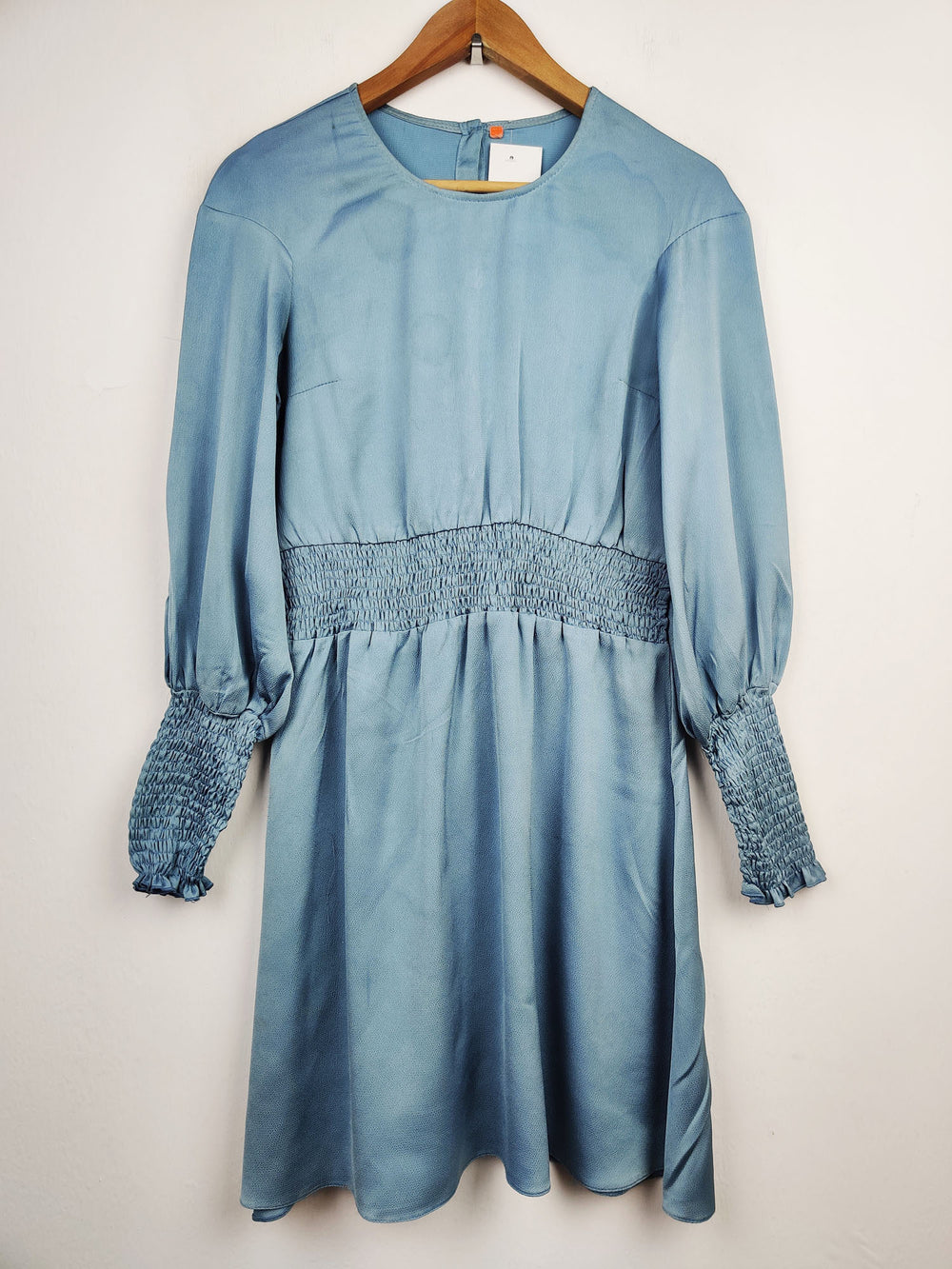 Buy online pre-used pre-loved 100% authentic & Original branded Unknown Brand (SWT-2790) available in Pakistan. Top international brands avilable.