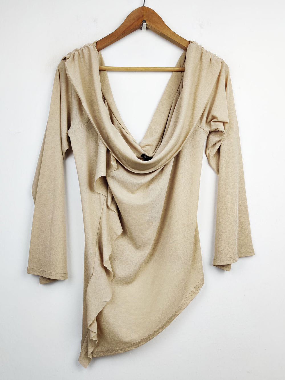 Buy online pre-used pre-loved 100% authentic & Original branded Boohoo (SWT-2812) available in Pakistan. Top international brands avilable.