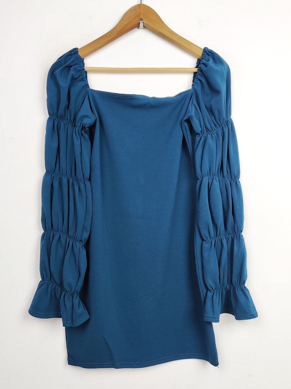 Buy online pre-used pre-loved 100% authentic & Original branded Boohoo (SWT-2869) available in Pakistan. Top international brands avilable.