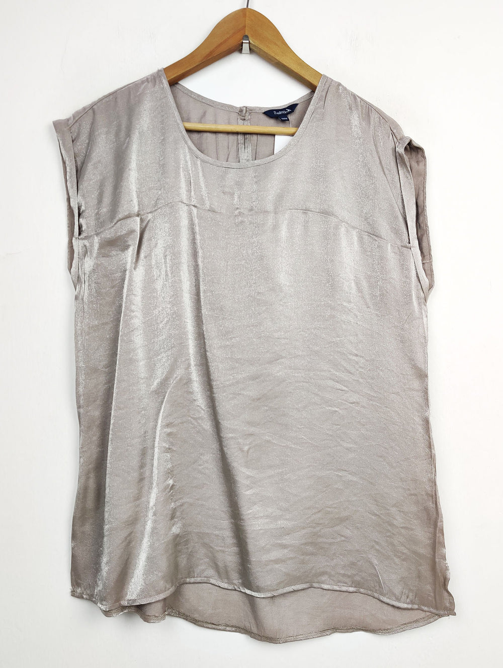 Buy online pre-used pre-loved 100% authentic & Original branded Reitmans (SWT-2912) available in Pakistan. Top international brands avilable.