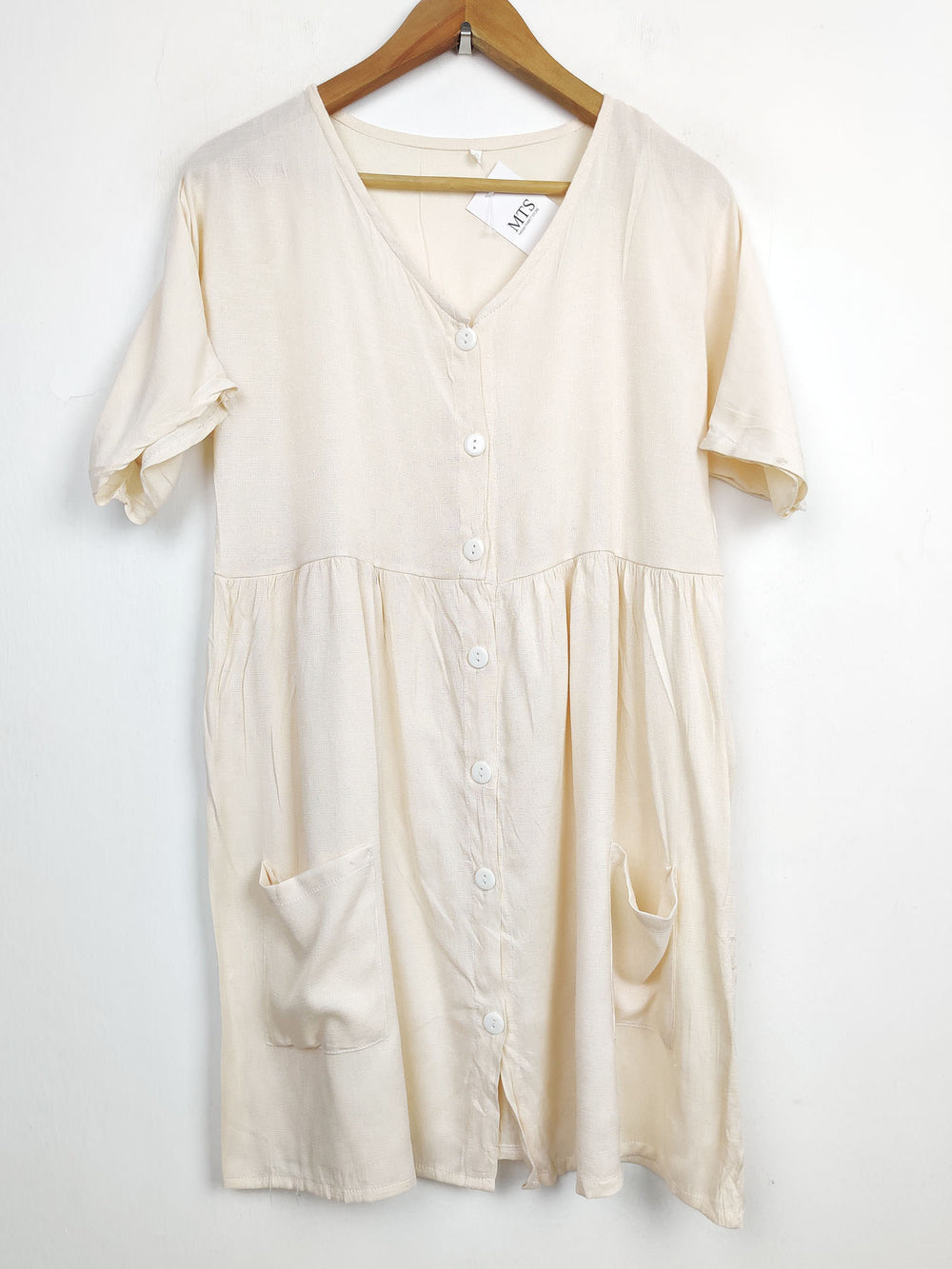 Buy online pre-used pre-loved 100% authentic & Original branded Unknown Brand (SWT-2931) available in Pakistan. Top international brands avilable.