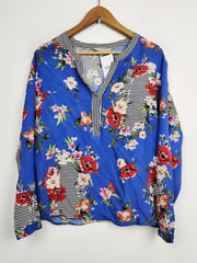 Buy online pre-used pre-loved 100% authentic & Original branded Betty & Co (SWT-2997) available in Pakistan. Top international brands avilable.