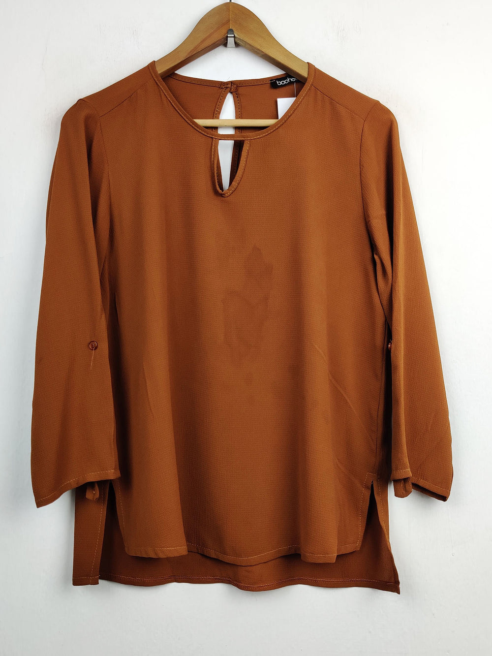 Buy online pre-used pre-loved 100% authentic & Original branded Boohoo (SWT-3121) available in Pakistan. Top international brands avilable.