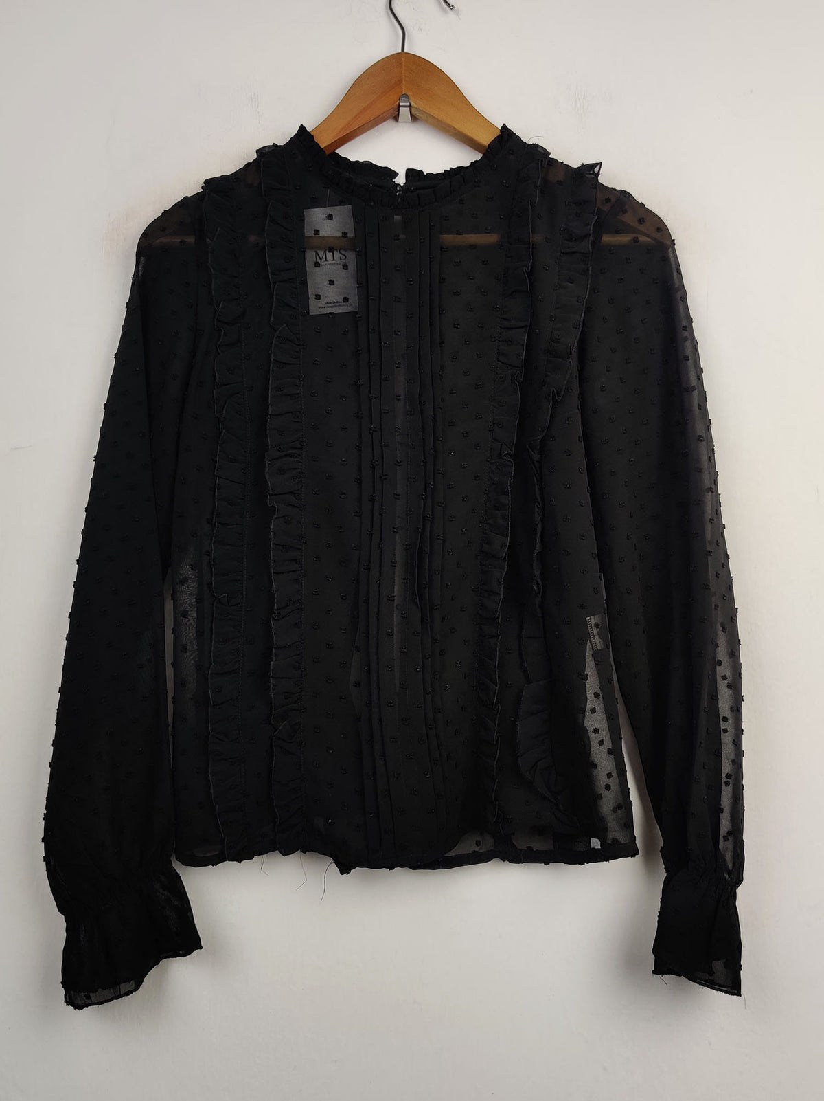 Buy online pre-used pre-loved 100% authentic & Original branded Zara (SWT-3183) available in Pakistan. Top international brands avilable.