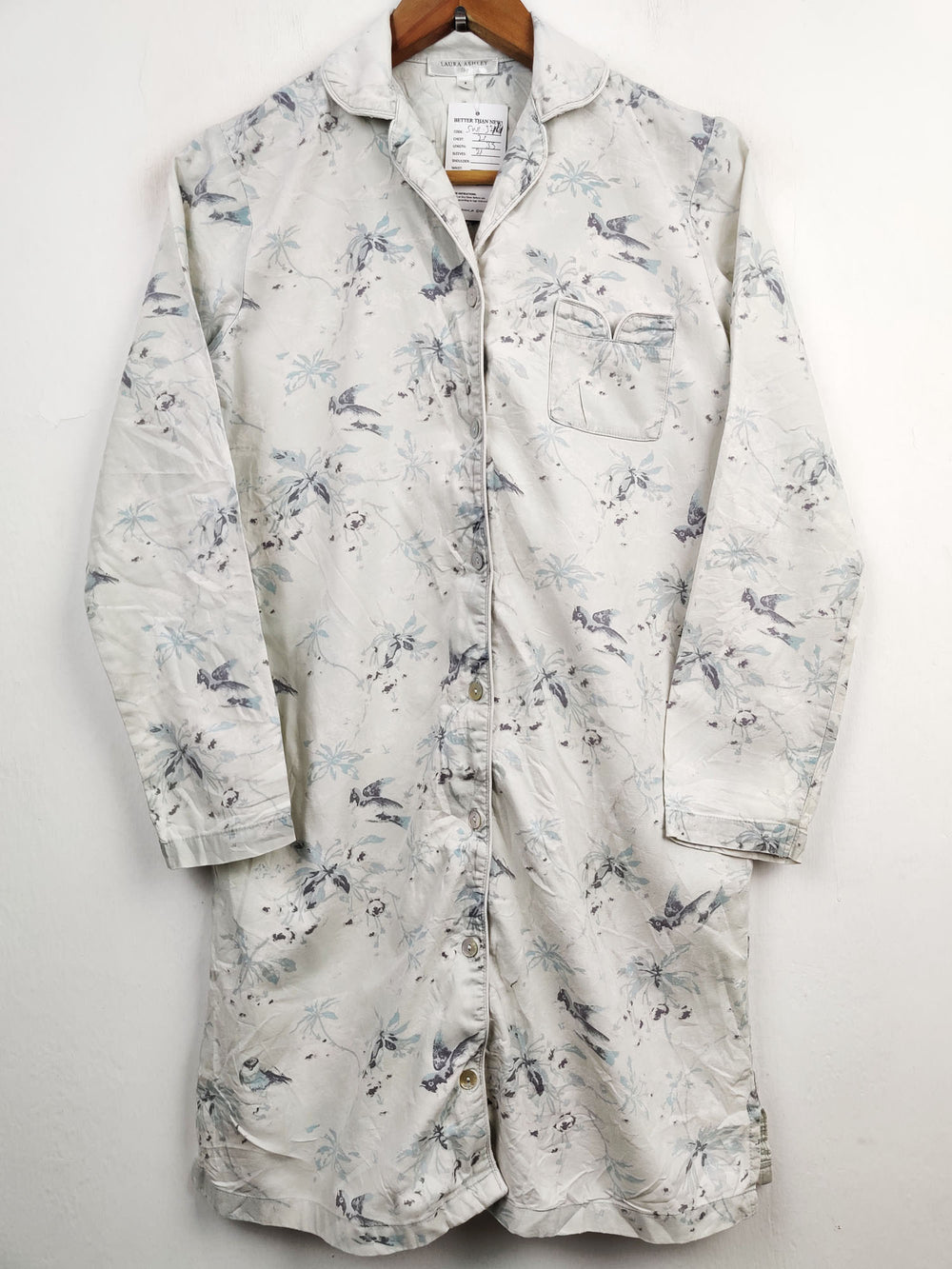 Buy online pre-used pre-loved 100% authentic & Original branded Lauraashley (SWT-3214) available in Pakistan. Top international brands avilable.