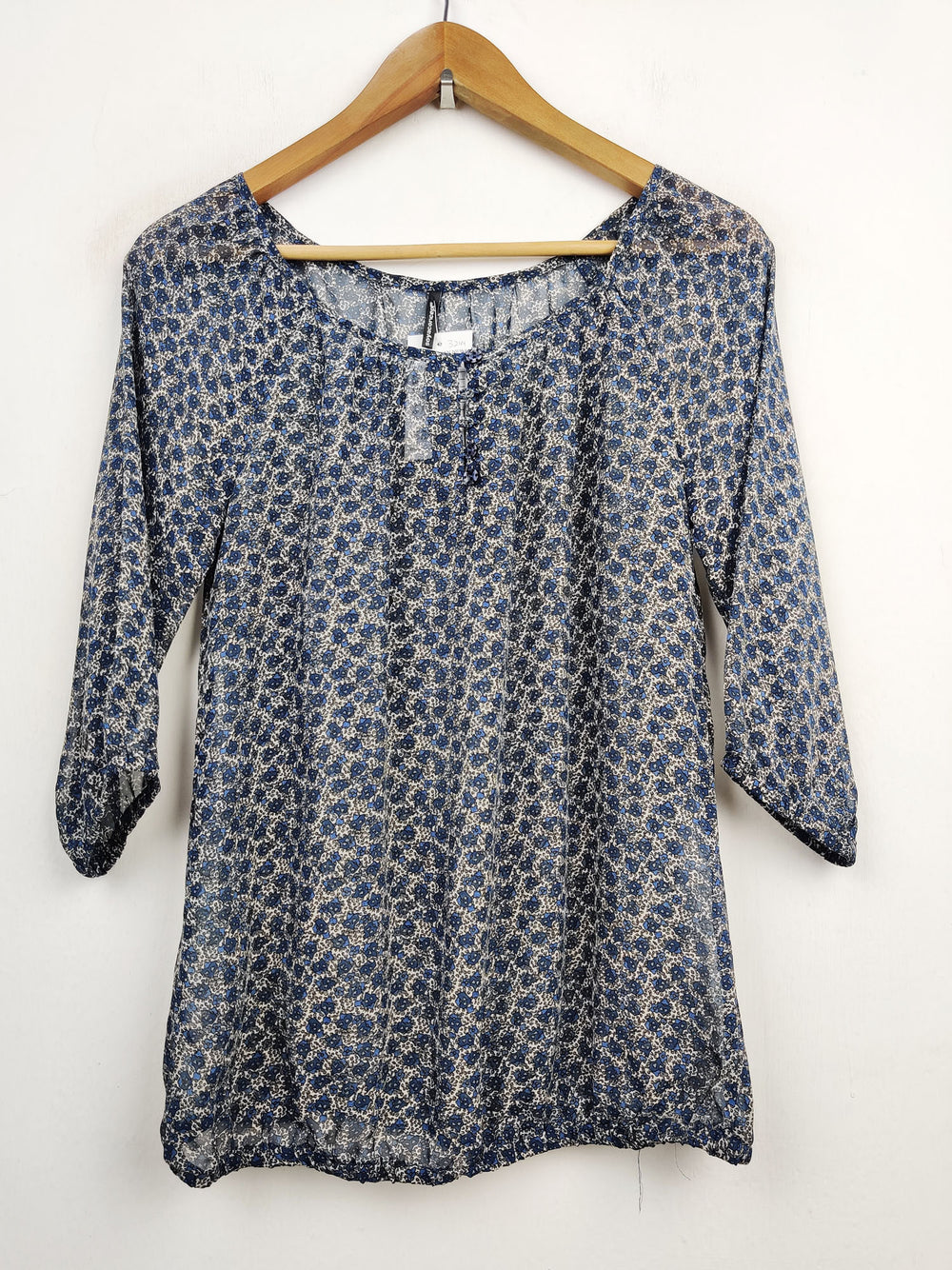 Buy online pre-used pre-loved 100% authentic & Original branded Soyaconcept (SWT-3244) available in Pakistan. Top international brands avilable.