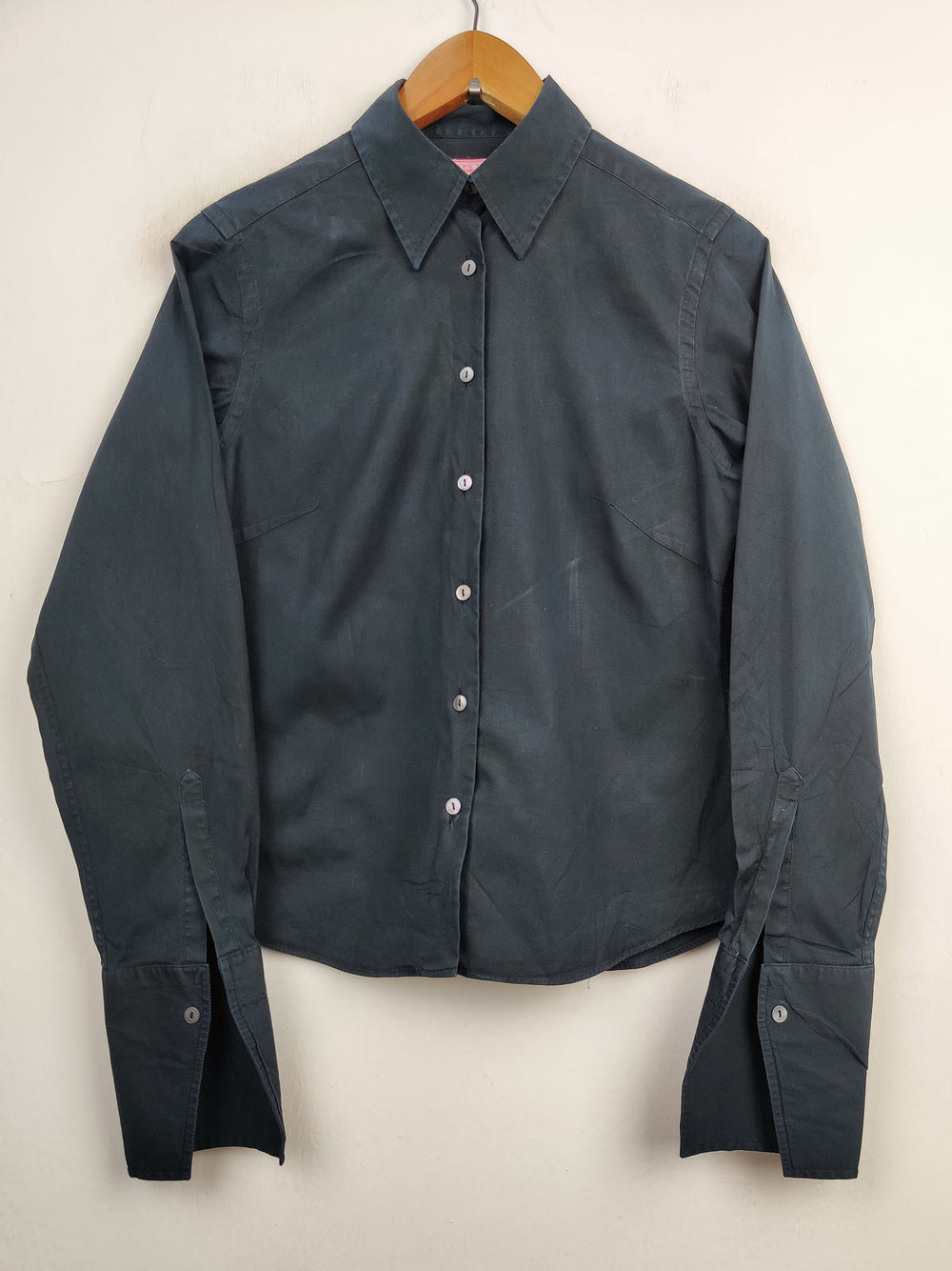 Buy online pre-used pre-loved 100% authentic & Original branded Charles Tyrwhitt (SWT-3289) available in Pakistan. Top international brands avilable.