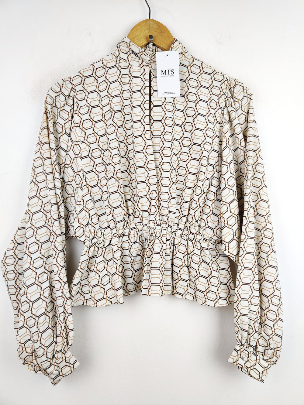 Buy online pre-used pre-loved 100% authentic & Original branded Primark (SWT-3303) available in Pakistan. Top international brands avilable.