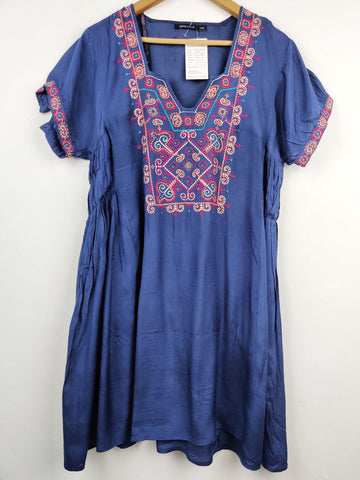 Buy online pre-used pre-loved 100% authentic & Original branded Atmosphere (SWT-3339) available in Pakistan. Top international brands avilable.