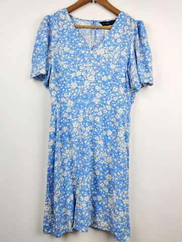 Buy online pre-used pre-loved 100% authentic & Original branded F&F (SWT-3342) available in Pakistan. Top international brands avilable.