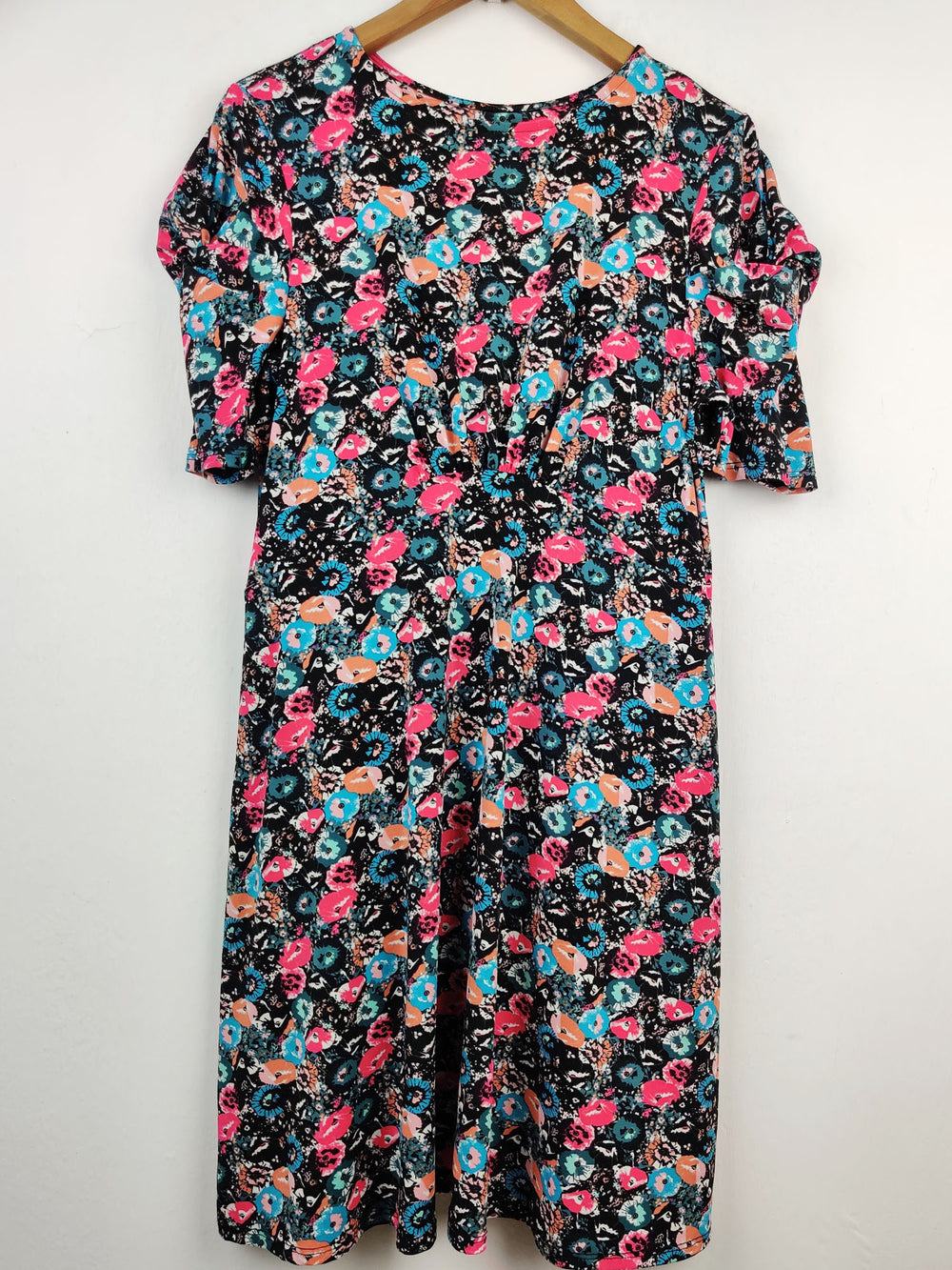 Buy online pre-used pre-loved 100% authentic & Original branded Next (SWT-3369) available in Pakistan. Top international brands avilable.