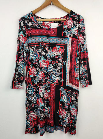 Buy online pre-used pre-loved 100% authentic & Original branded Tu (SWT-3372) available in Pakistan. Top international brands avilable.