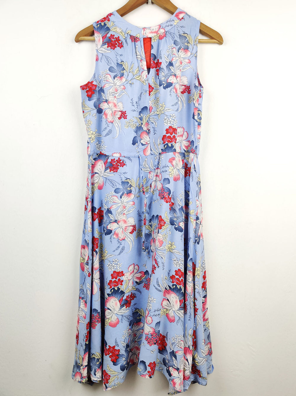 Buy online pre-used pre-loved 100% authentic & Original branded Savannah (SWT-3397) available in Pakistan. Top international brands avilable.