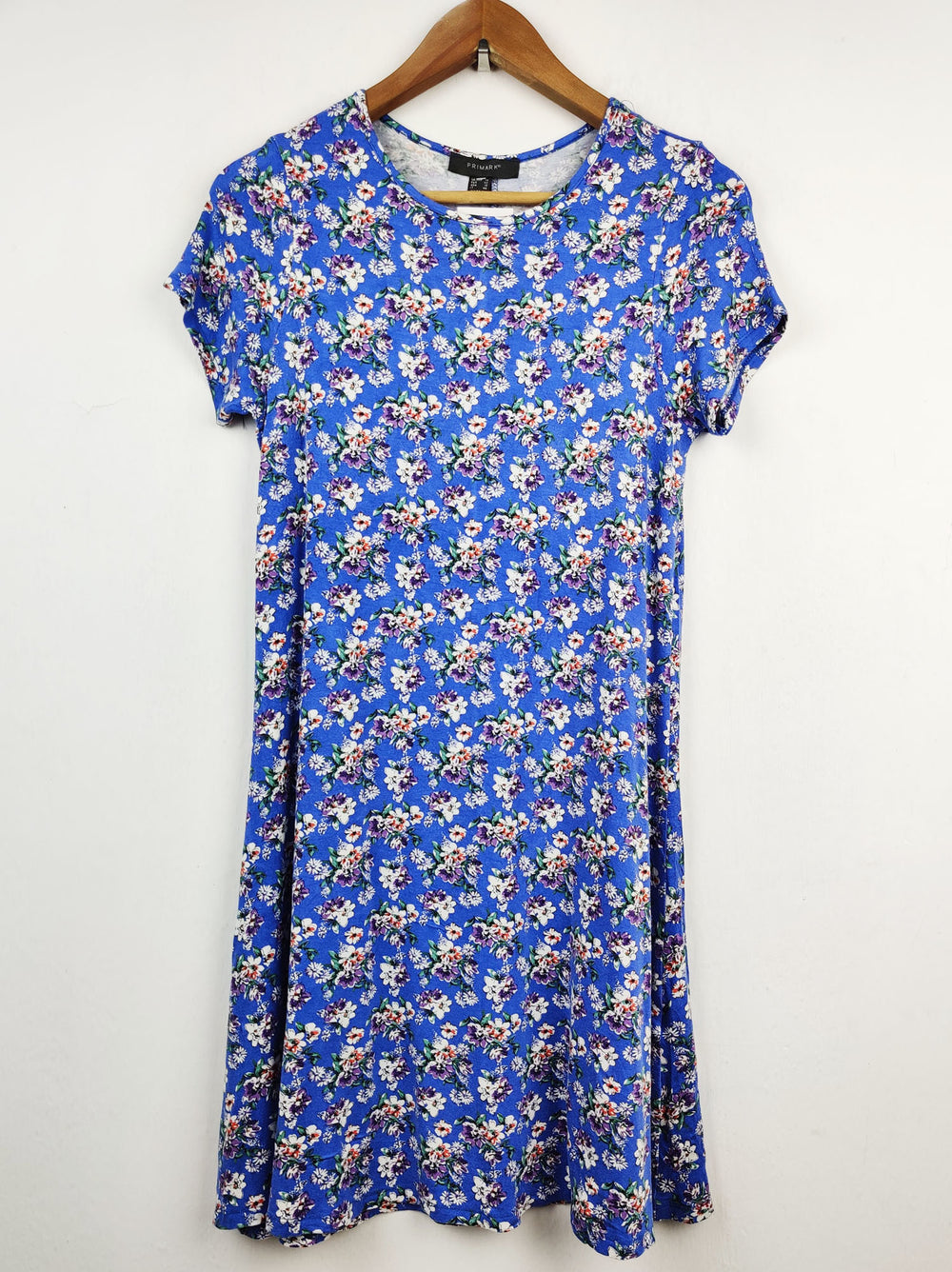 Buy online pre-used pre-loved 100% authentic & Original branded Primark (SWT-3401) available in Pakistan. Top international brands avilable.