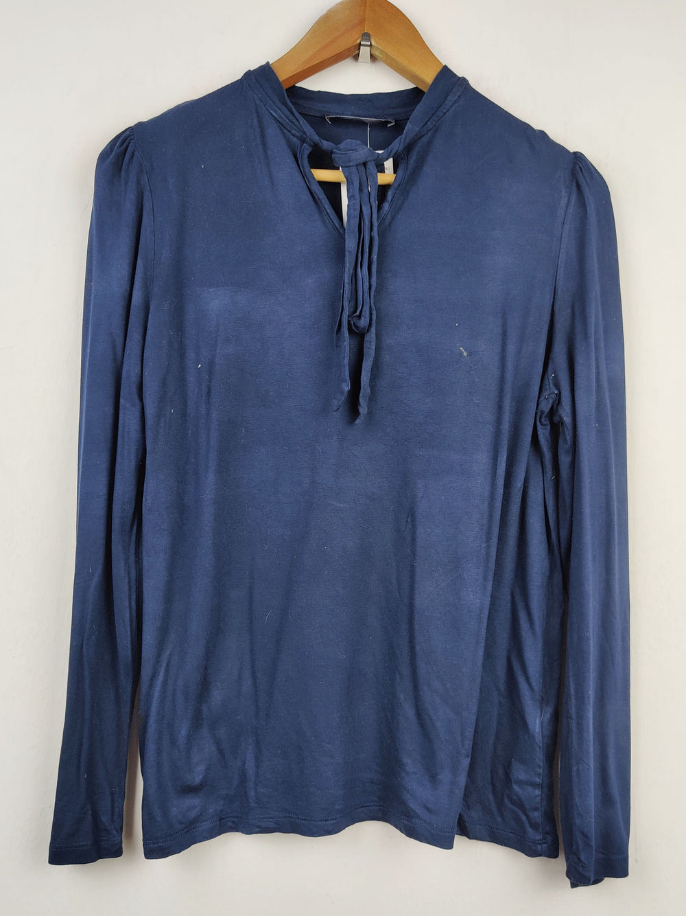 Buy online pre-used pre-loved 100% authentic & Original branded Marks & Spencer (SWT-3413) available in Pakistan. Top international brands avilable.