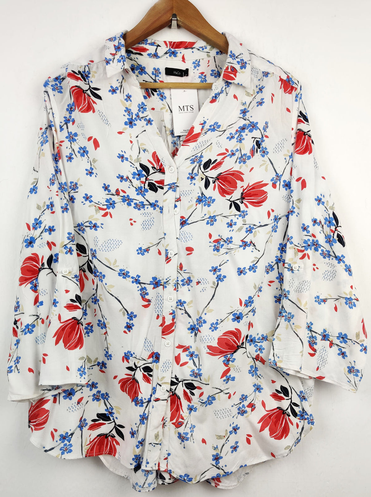 Buy online pre-used pre-loved 100% authentic & Original branded M&Co (SWT-3417) available in Pakistan. Top international brands avilable.