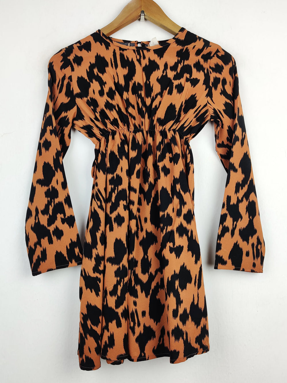 Buy online pre-used pre-loved 100% authentic & Original branded Shein (SWT-3464) available in Pakistan. Top international brands avilable.