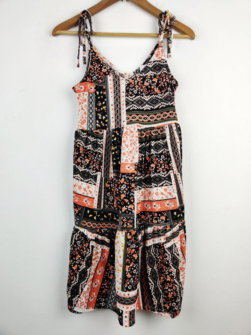 Buy online pre-used pre-loved 100% authentic & Original branded Pep & Co (SWT-3465) available in Pakistan. Top international brands avilable.