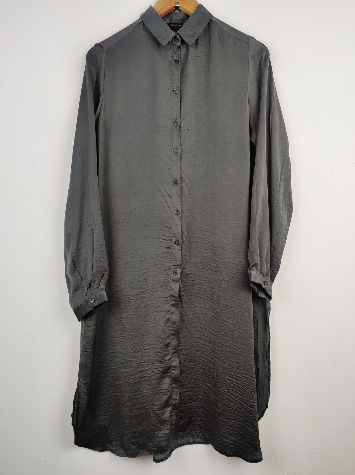 Buy online pre-used pre-loved 100% authentic & Original branded Papaya (SWT-3471) available in Pakistan. Top international brands avilable.