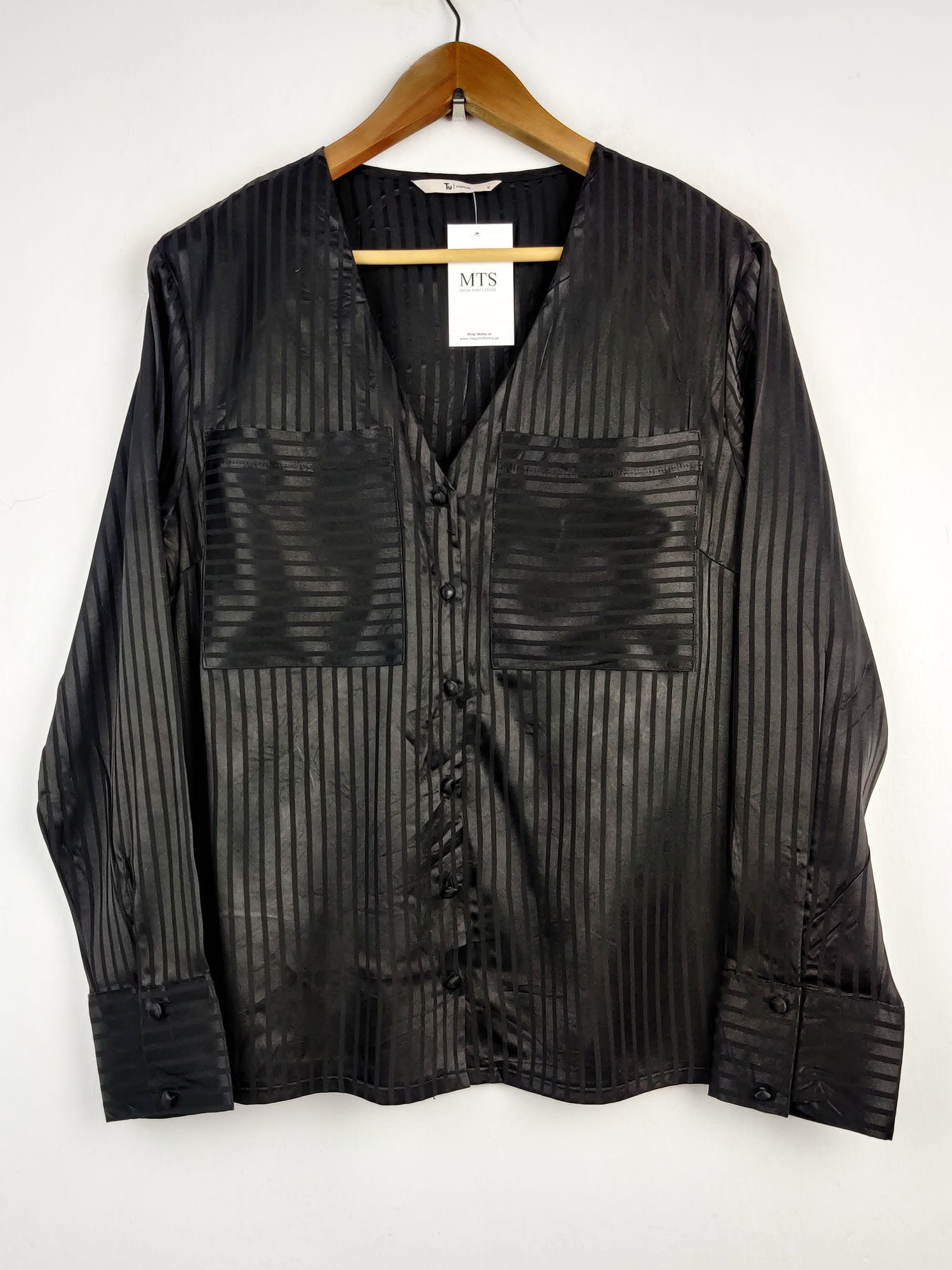 Buy online pre-used pre-loved 100% authentic & Original branded Tu (SWT-3473) available in Pakistan. Top international brands avilable.