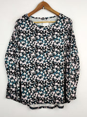 Buy online pre-used pre-loved 100% authentic & Original branded Pep & Co (SWT-3513) available in Pakistan. Top international brands avilable.