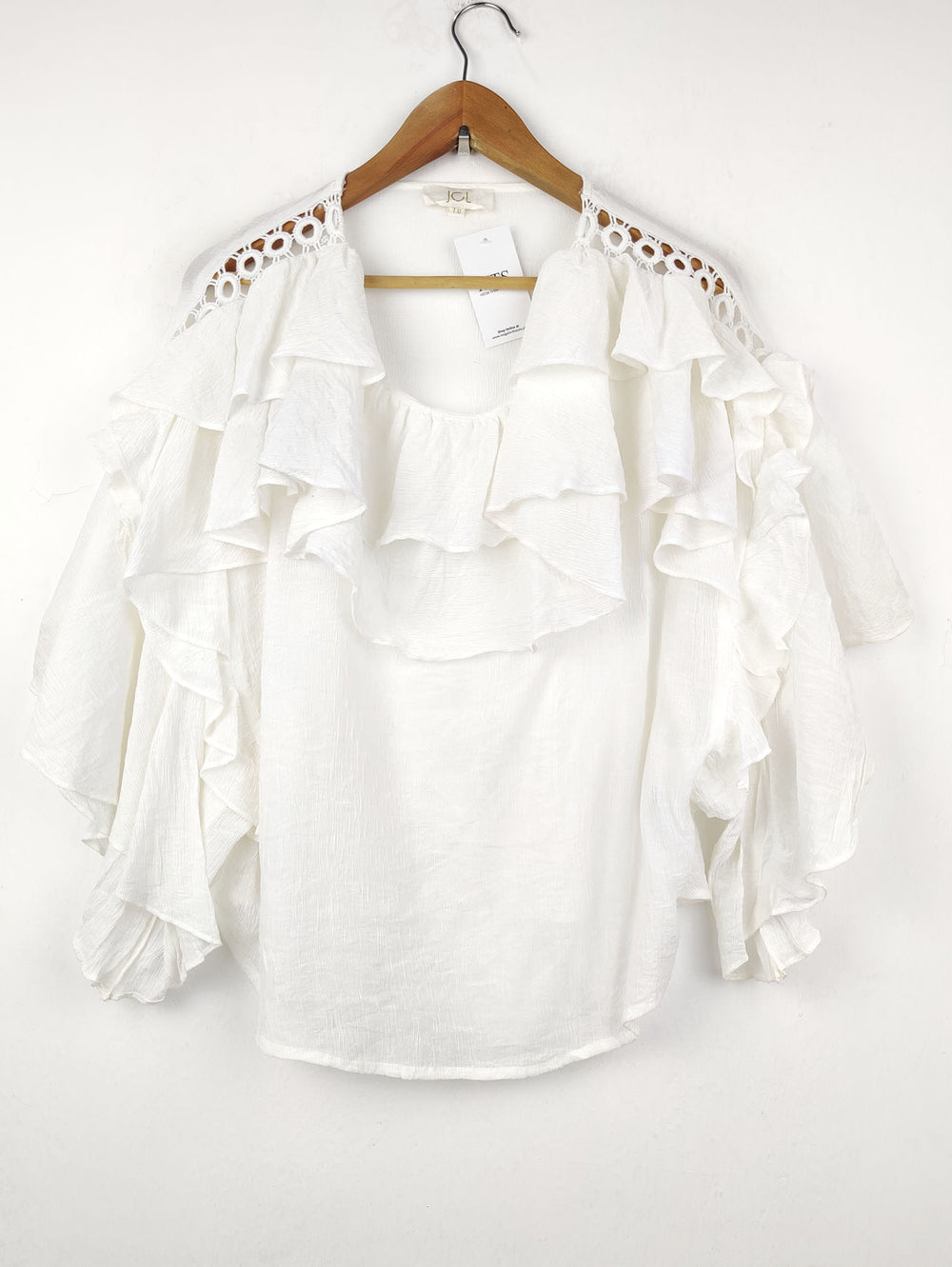 Buy online pre-used pre-loved 100% authentic & Original branded Jcl (SWT-3522) available in Pakistan. Top international brands avilable.