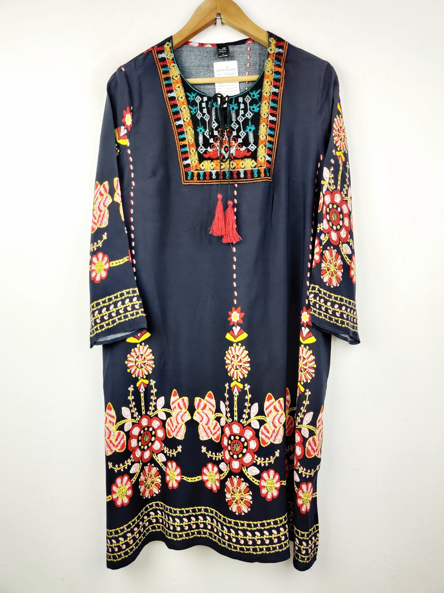 Buy online pre-used pre-loved 100% authentic & Original branded Emery Rose (SWT-3533) available in Pakistan. Top international brands avilable.