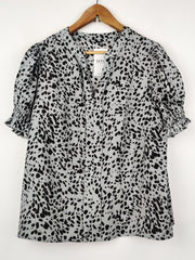 Buy online pre-used pre-loved 100% authentic & Original branded Shein (SWT-3541) available in Pakistan. Top international brands avilable.