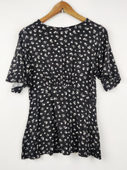 Buy online pre-used pre-loved 100% authentic & Original branded V By Very (SWT-3542) available in Pakistan. Top international brands avilable.