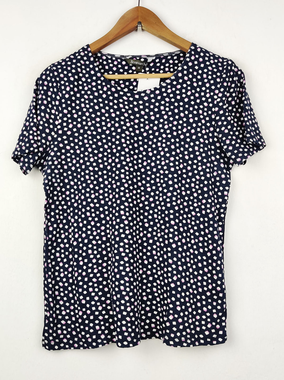Buy online pre-used pre-loved 100% authentic & Original branded Bonmarche (SWT-3551) available in Pakistan. Top international brands avilable.