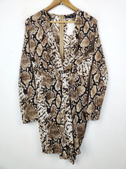 Buy online pre-used pre-loved 100% authentic & Original branded I Saw It First (SWT-3559) available in Pakistan. Top international brands avilable.