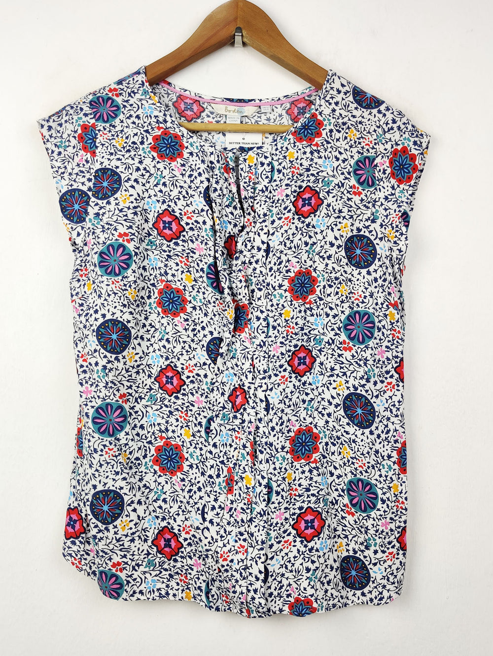 Buy online pre-used pre-loved 100% authentic & Original branded Boden (SWT-3576) available in Pakistan. Top international brands avilable.