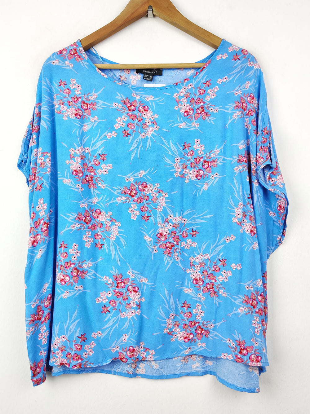 Buy online pre-used pre-loved 100% authentic & Original branded Primark (SWT-3578) available in Pakistan. Top international brands avilable.