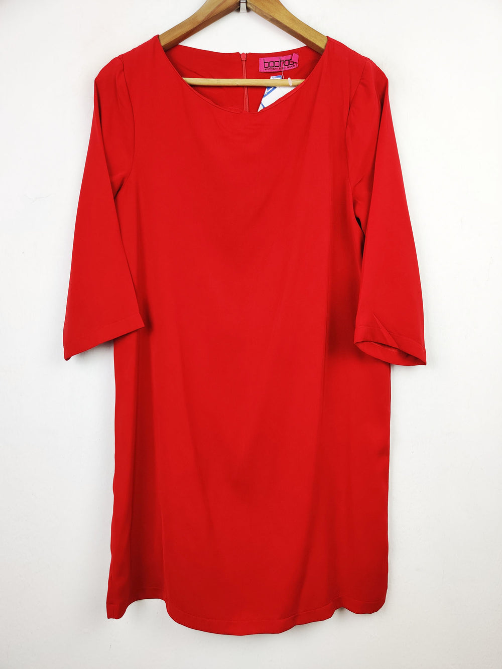 Buy online pre-used pre-loved 100% authentic & Original branded Boohoo (SWT-3679) available in Pakistan. Top international brands avilable.