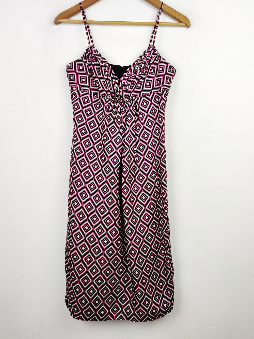 Buy online pre-used pre-loved 100% authentic & Original branded Ghoshanna (SWT-3696) available in Pakistan. Top international brands avilable.