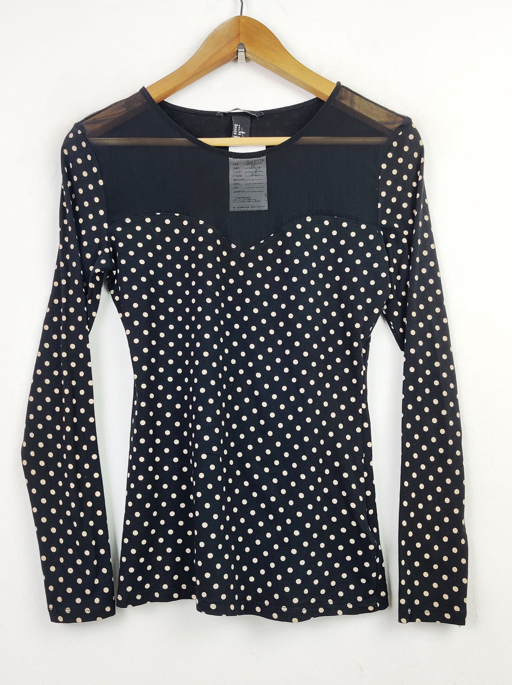 Buy online pre-used pre-loved 100% authentic & Original branded H&M (SWT-3739) available in Pakistan. Top international brands avilable.