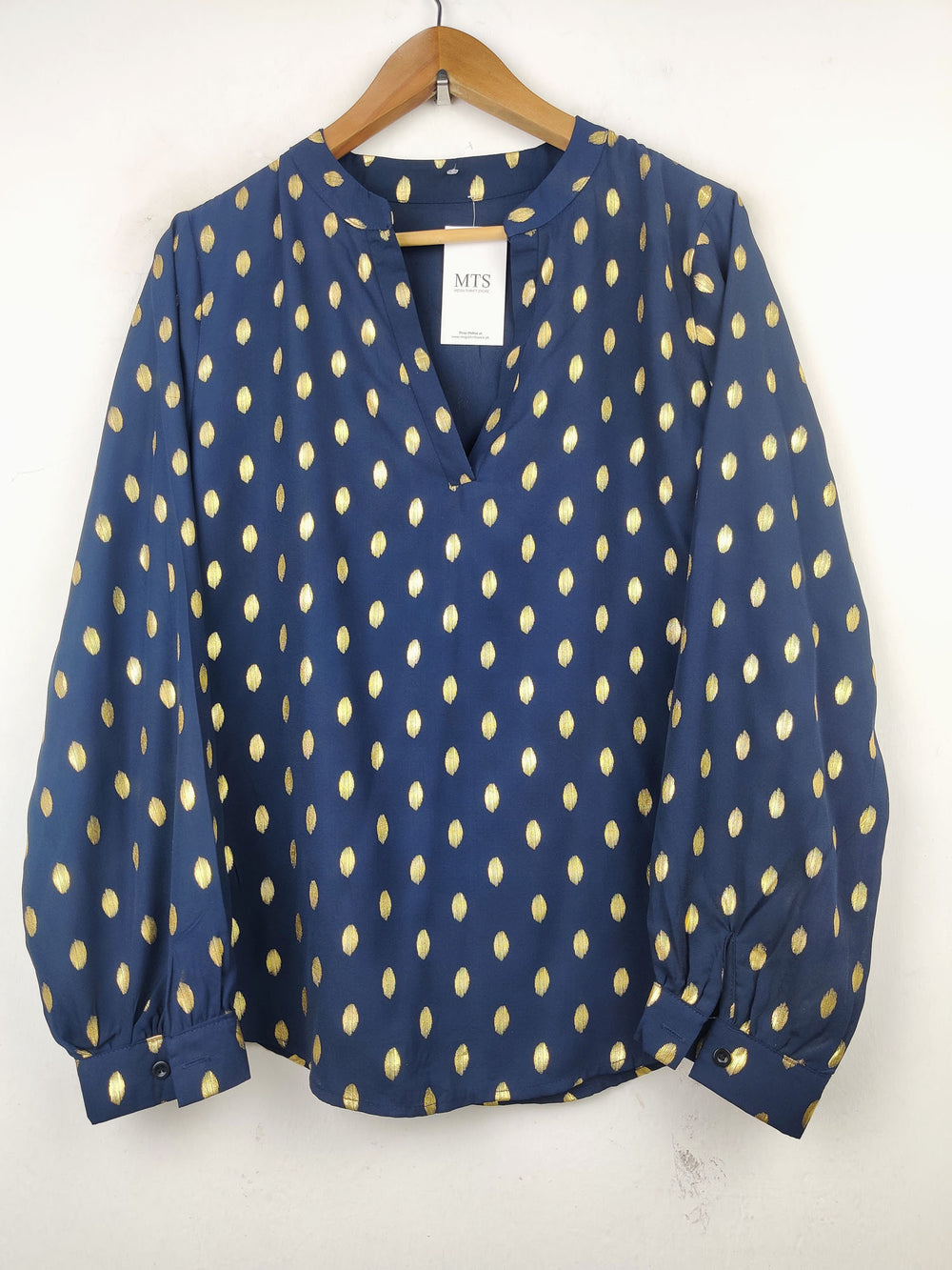 Buy online pre-used pre-loved 100% authentic & Original branded Shein (SWT-3776) available in Pakistan. Top international brands avilable.