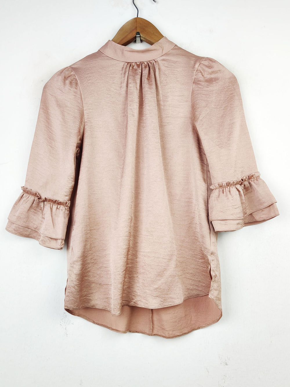 Buy online pre-used pre-loved 100% authentic & Original branded Miss Selfridge (SWT-3809) available in Pakistan. Top international brands avilable.