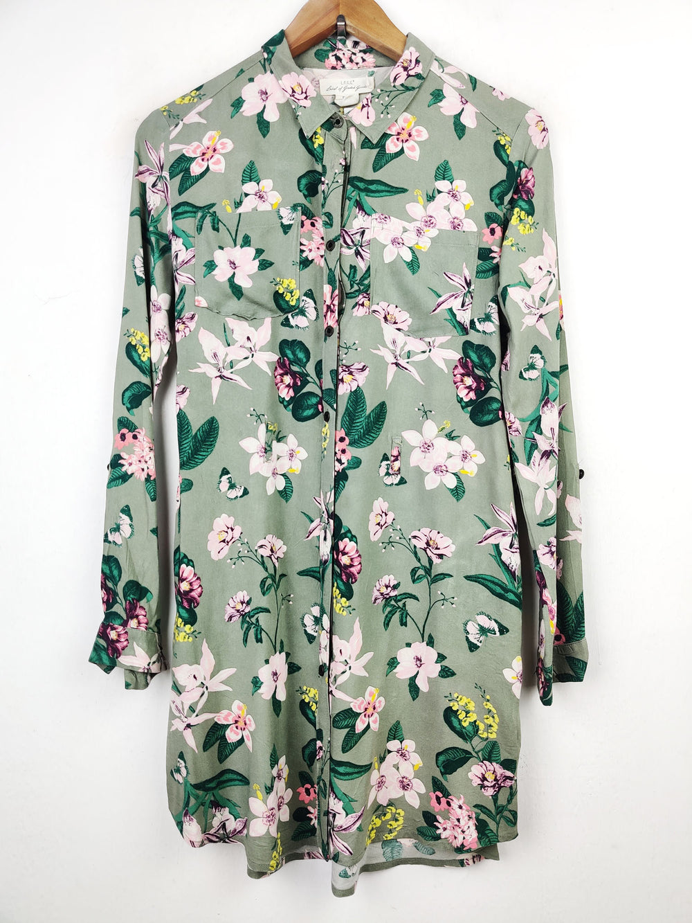 Buy online pre-used pre-loved 100% authentic & Original branded L.O.G.G (SWT-3819) available in Pakistan. Top international brands avilable.