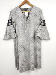 Buy online pre-used pre-loved 100% authentic & Original branded Primark (SWT-3862) available in Pakistan. Top international brands avilable.