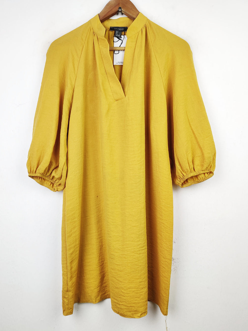 Buy online pre-used pre-loved 100% authentic & Original branded Primark (SWT-3896) available in Pakistan. Top international brands avilable.