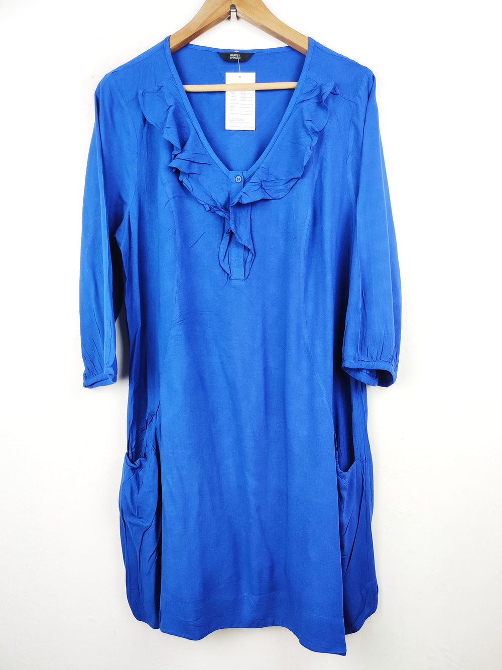 Buy online pre-used pre-loved 100% authentic & Original branded Marks & Spencer (SWT-3898) available in Pakistan. Top international brands avilable.