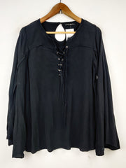 Buy online pre-used pre-loved 100% authentic & Original branded Limelight (SWT-3918) available in Pakistan. Top international brands avilable.