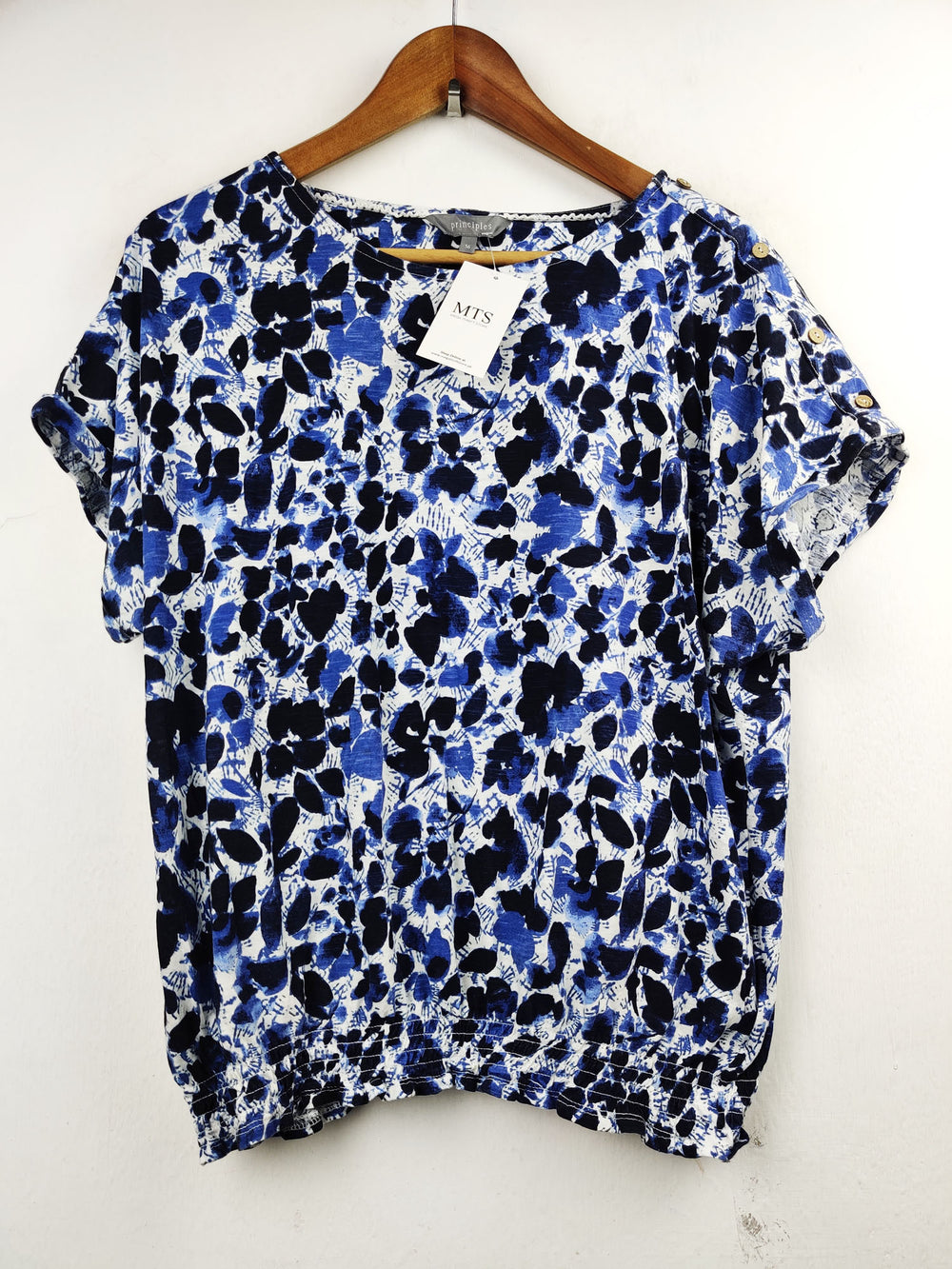 Buy online pre-used pre-loved 100% authentic & Original branded Principles (SWT-3953) available in Pakistan. Top international brands avilable.