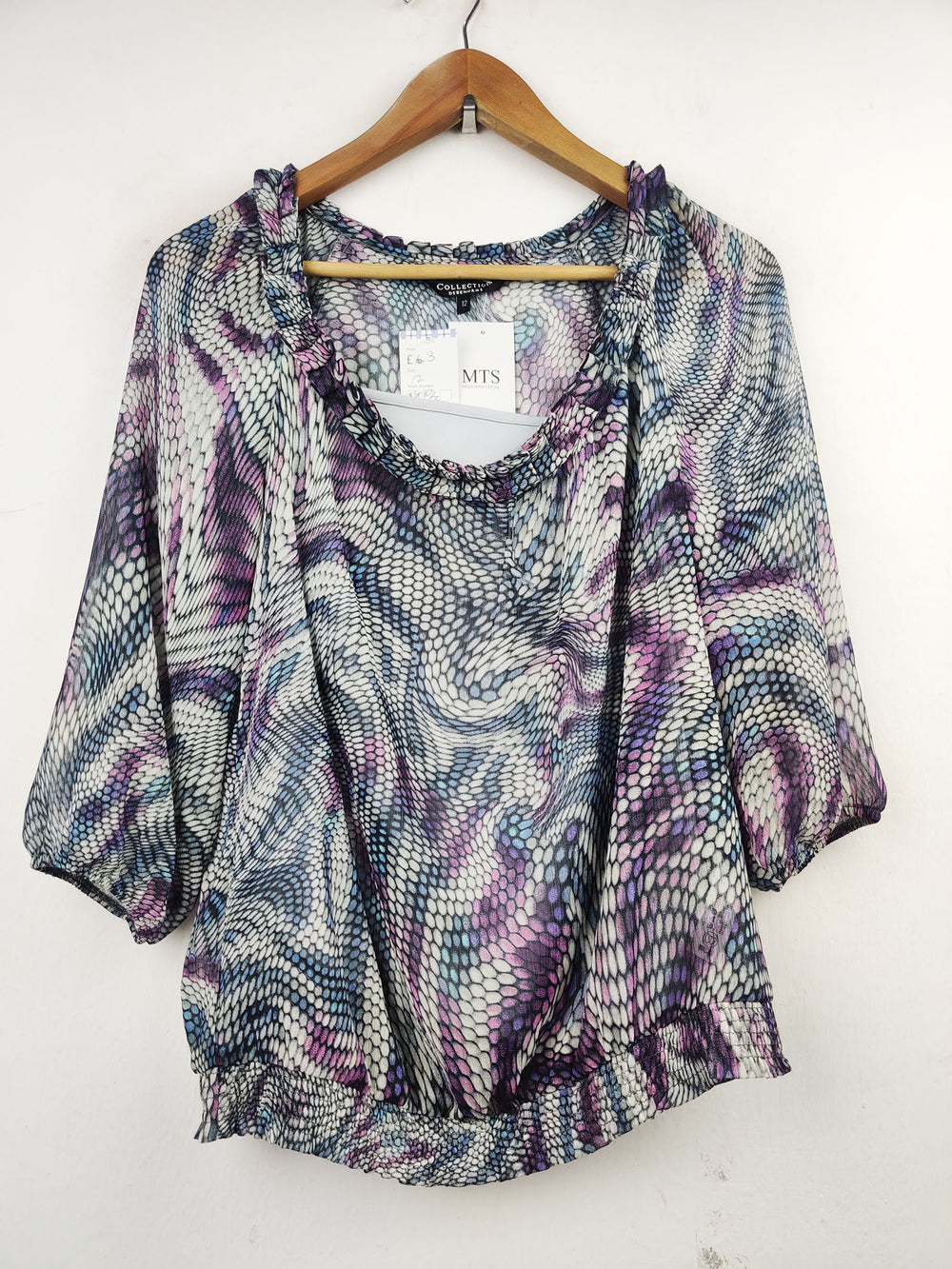 Buy online pre-used pre-loved 100% authentic & Original branded Debenhams (SWT-3997) available in Pakistan. Top international brands avilable.