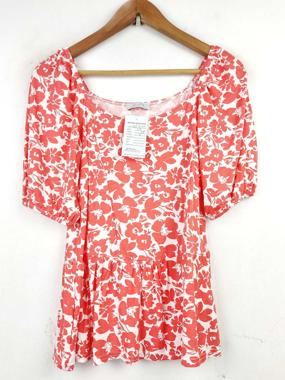 Buy online pre-used pre-loved 100% authentic & Original branded Papaya (SWT-4022) available in Pakistan. Top international brands avilable.